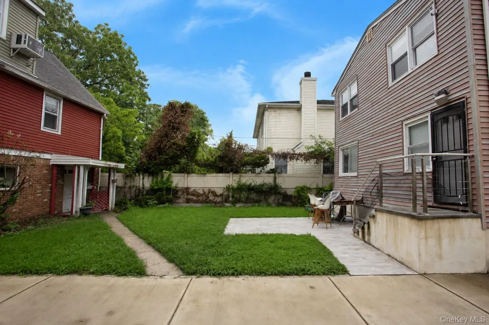 55 Centre Street Woodmere, NY 11598