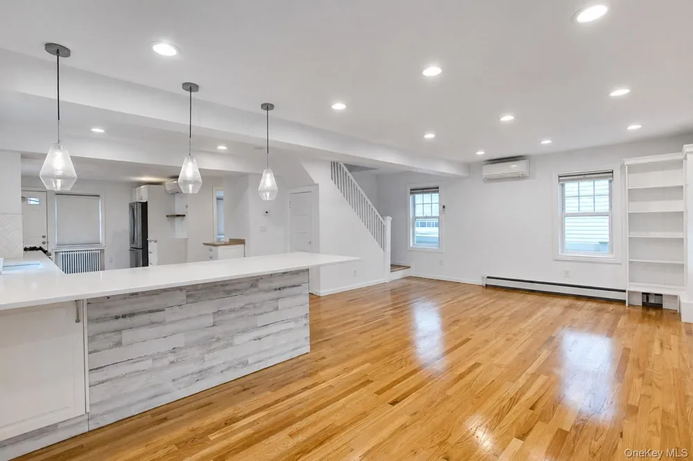 55 Centre Street Woodmere, NY 11598