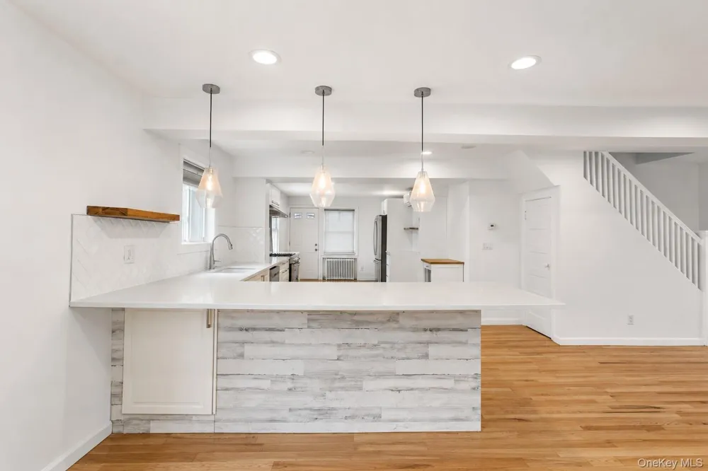 55 Centre Street Woodmere, NY 11598
