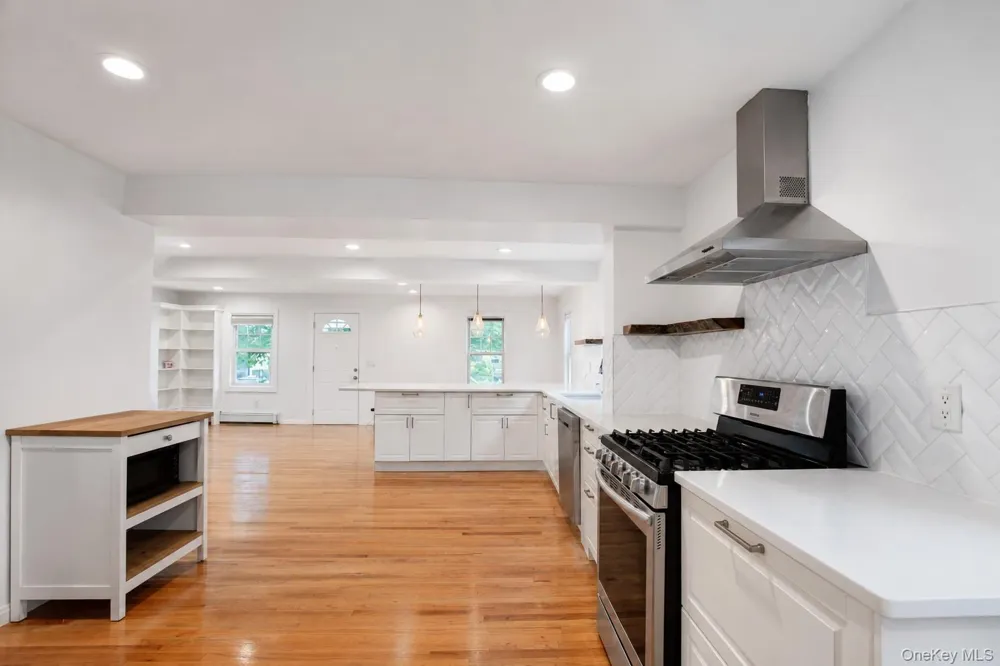 55 Centre Street Woodmere, NY 11598