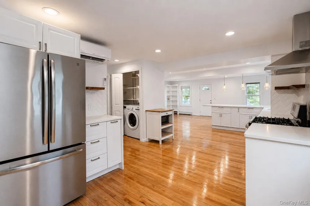 55 Centre Street Woodmere, NY 11598