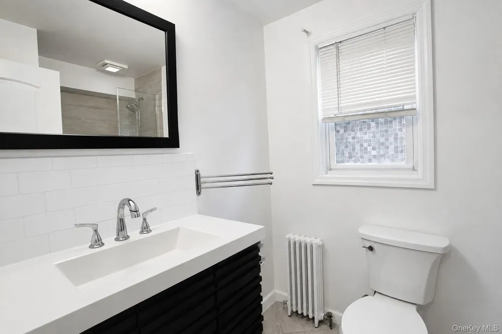 55 Centre Street Woodmere, NY 11598