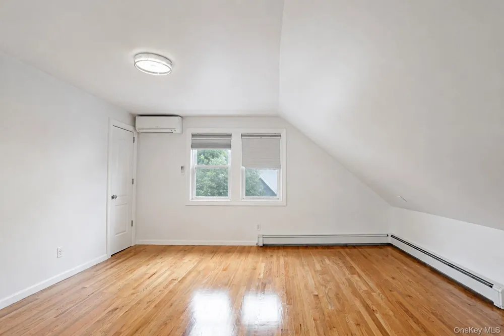 55 Centre Street Woodmere, NY 11598