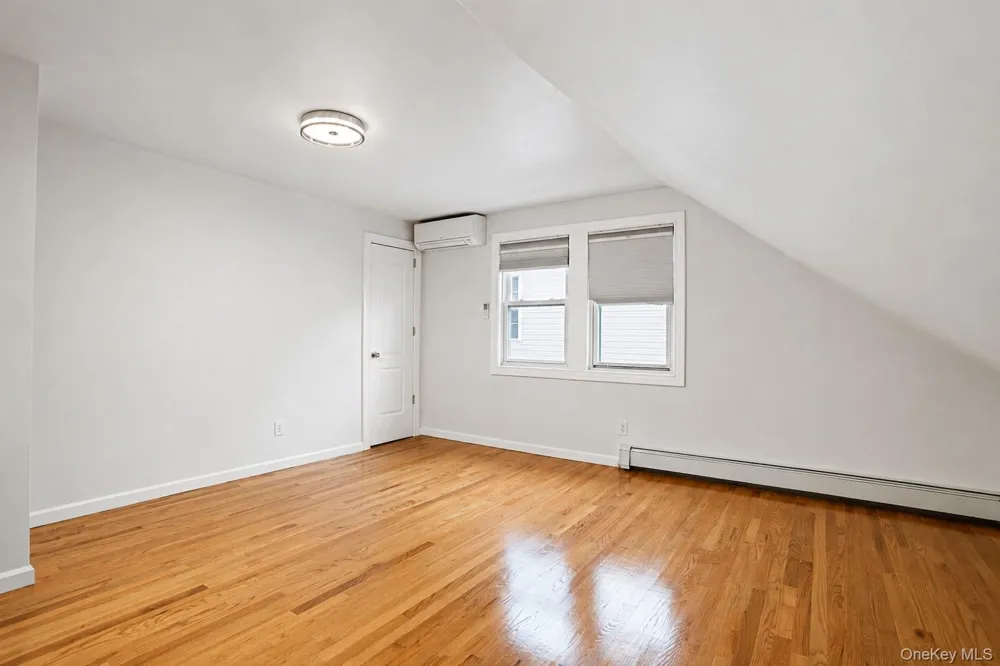 55 Centre Street Woodmere, NY 11598