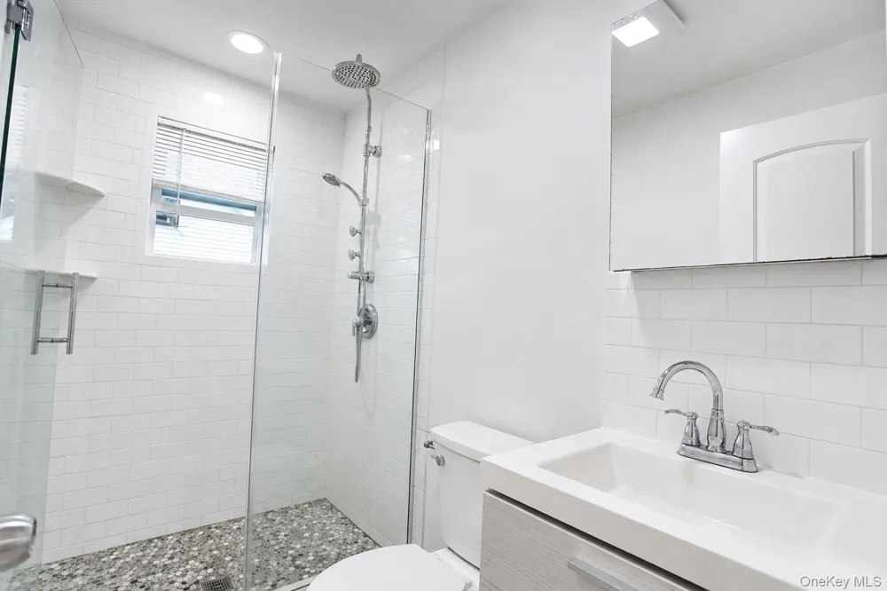 55 Centre Street Woodmere, NY 11598