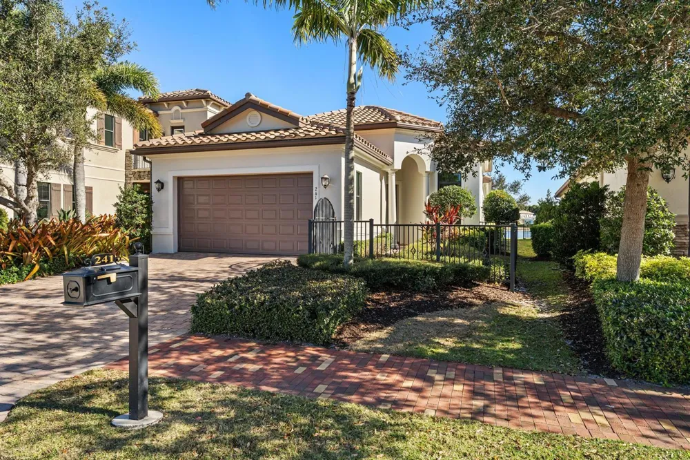 241 SE Fascino Circle Port St. Lucie, FL 34984