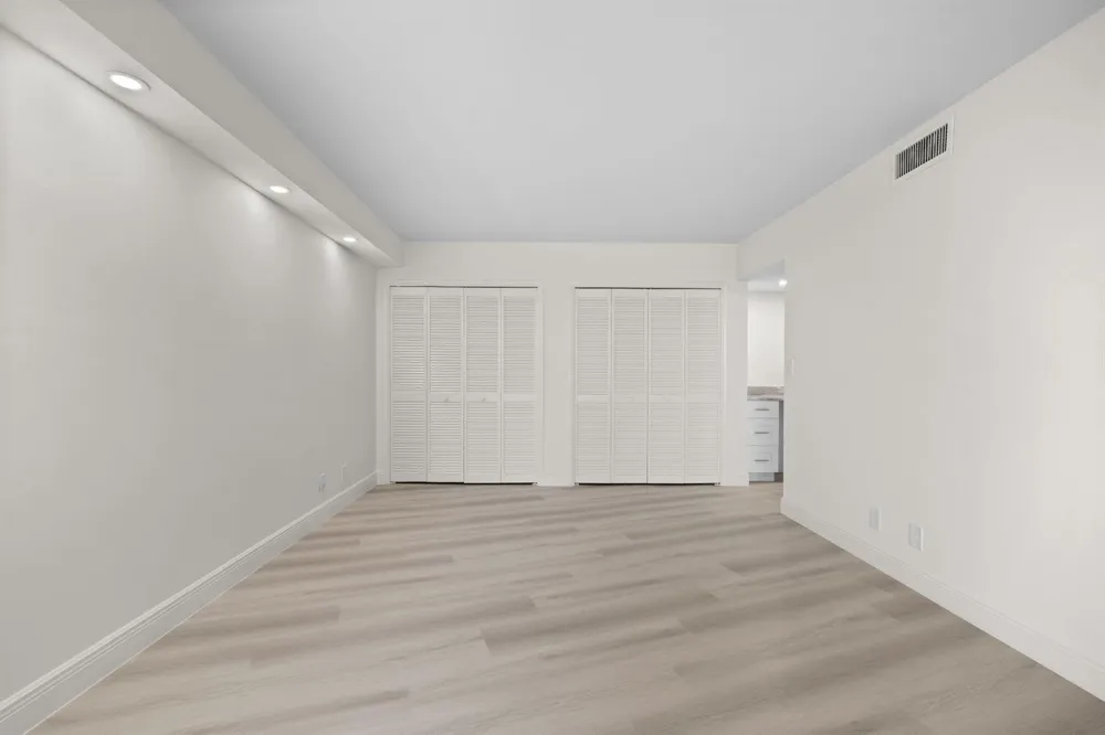 4020 W PALM AIRE DRIVE #408 Pompano Beach, FL 33069
