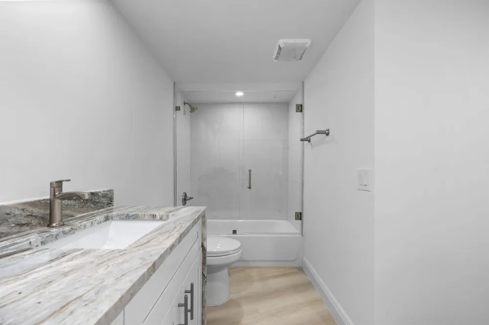 4020 W PALM AIRE DRIVE #408 Pompano Beach, FL 33069