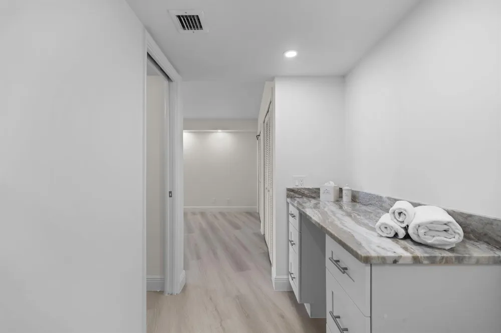 4020 W PALM AIRE DRIVE #408 Pompano Beach, FL 33069