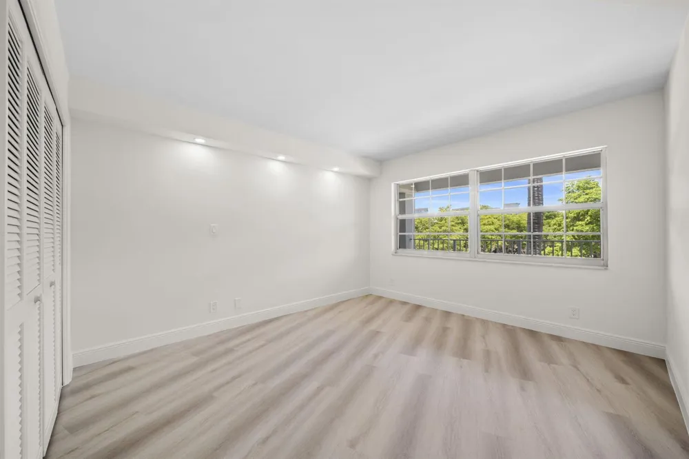 4020 W PALM AIRE DRIVE #408 Pompano Beach, FL 33069