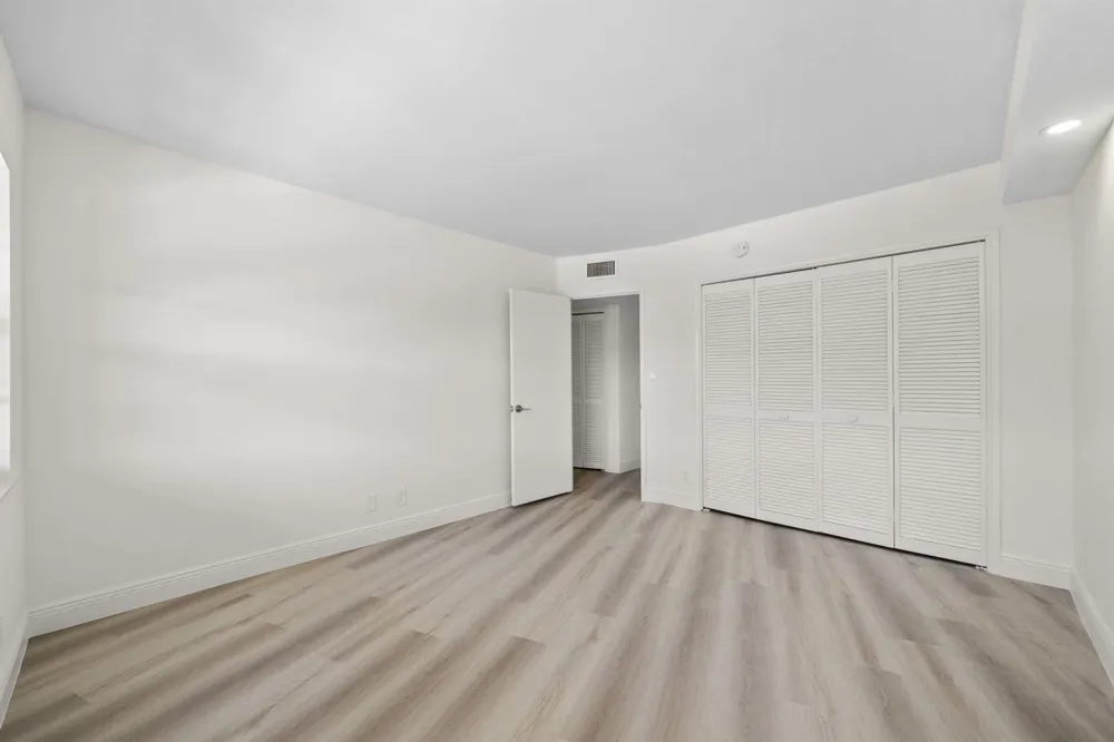 4020 W PALM AIRE DRIVE #408 Pompano Beach, FL 33069