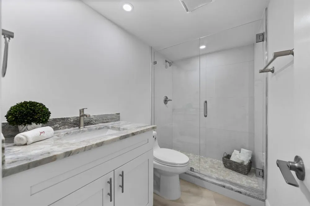 4020 W PALM AIRE DRIVE #408 Pompano Beach, FL 33069