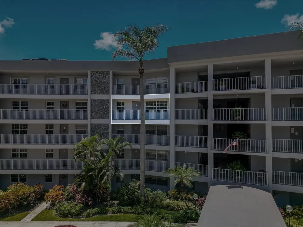 4020 W PALM AIRE DRIVE #408 Pompano Beach, FL 33069