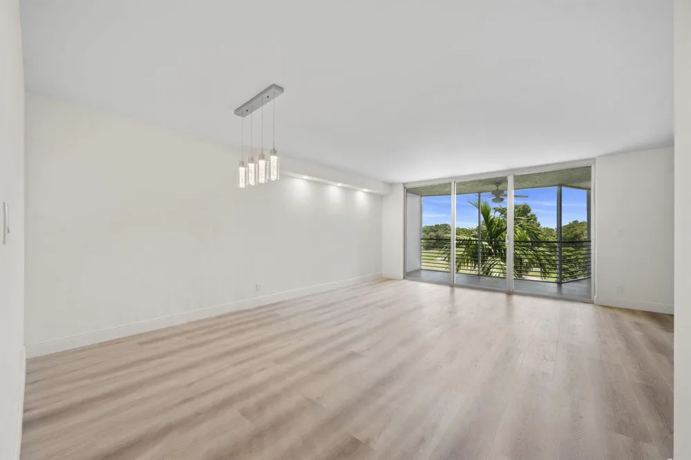 4020 W PALM AIRE DRIVE #408 Pompano Beach, FL 33069