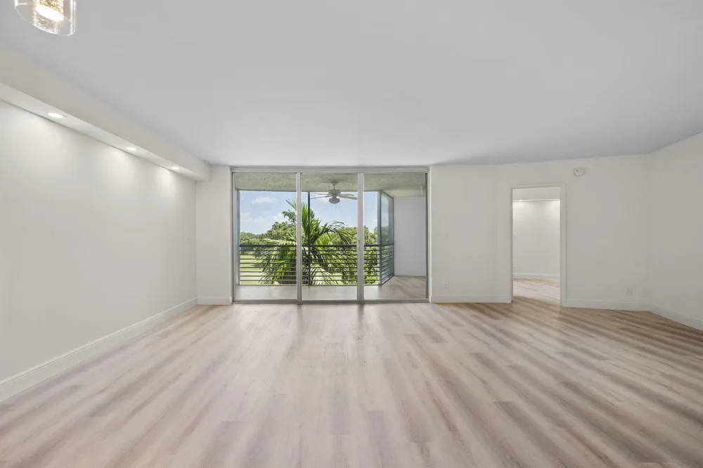 4020 W PALM AIRE DRIVE #408 Pompano Beach, FL 33069