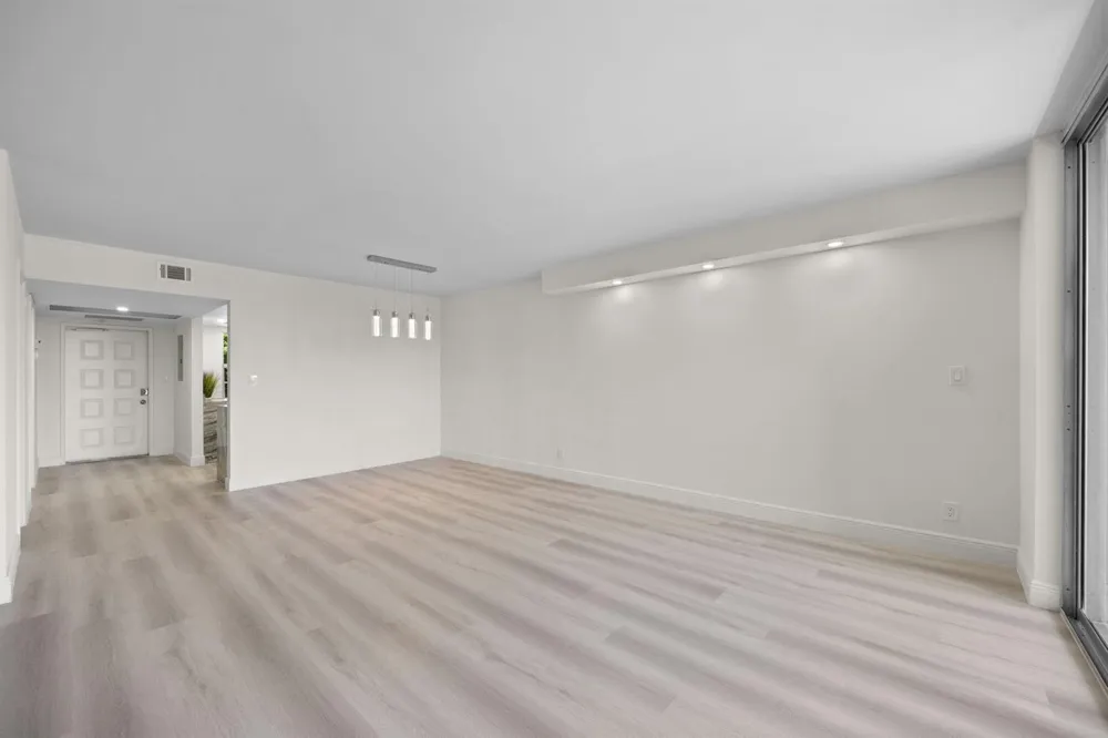 4020 W PALM AIRE DRIVE #408 Pompano Beach, FL 33069