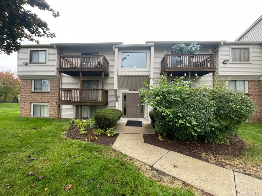 30070 W 12 Mile Road #123 Farmington Hills City, MI 48334