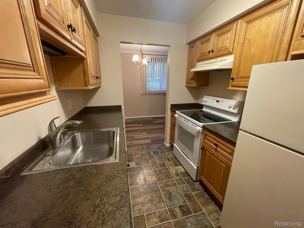 30070 W 12 Mile Road #123 Farmington Hills City, MI 48334