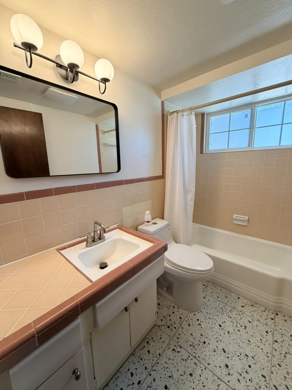 4606 S 2nd Street Austin, TX 78745