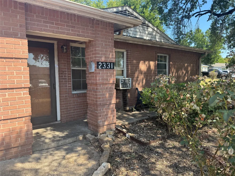 2331 Talco Drive Dallas, TX 75241
