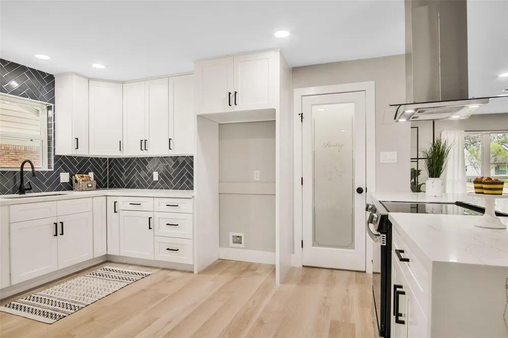 5731 Creekbend Drive Houston, TX 77096