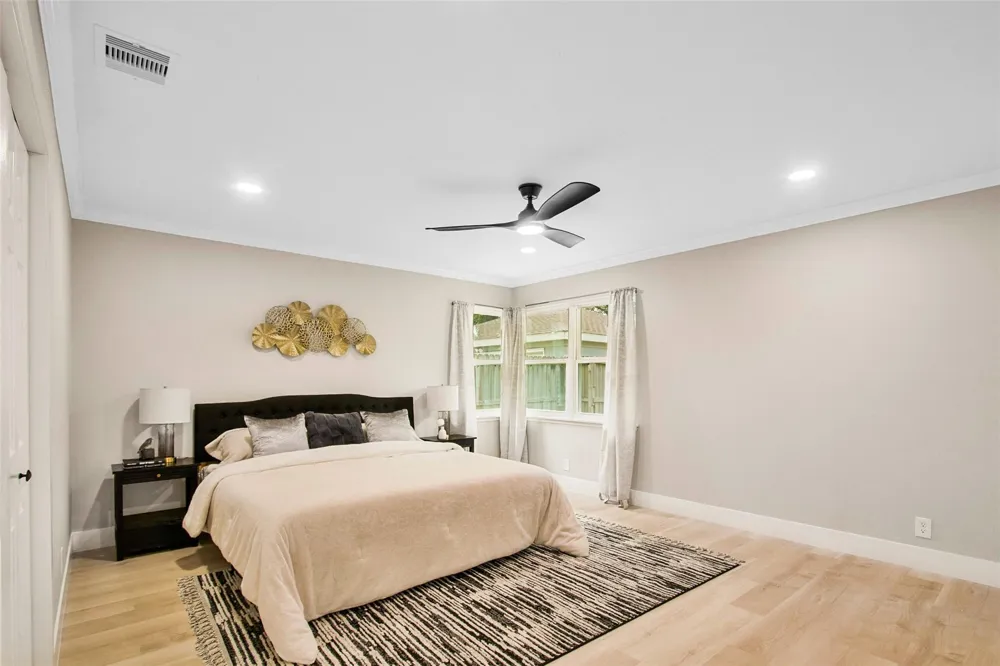 5731 Creekbend Drive Houston, TX 77096