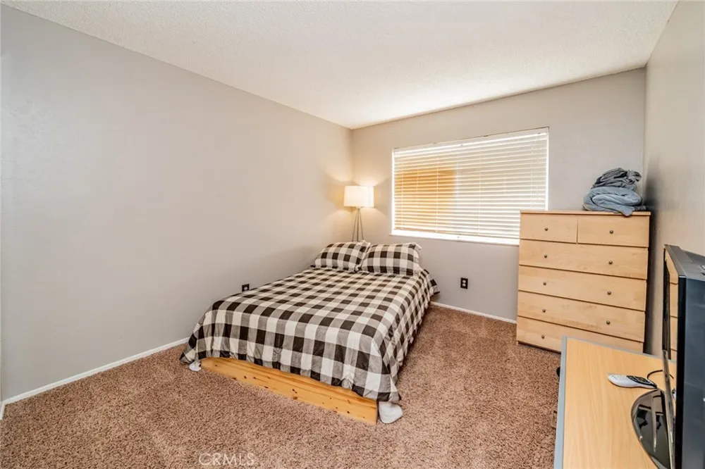 37365 96th E Littlerock, CA 93543