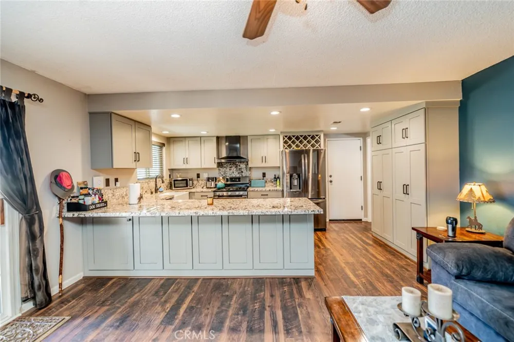37365 96th E Littlerock, CA 93543