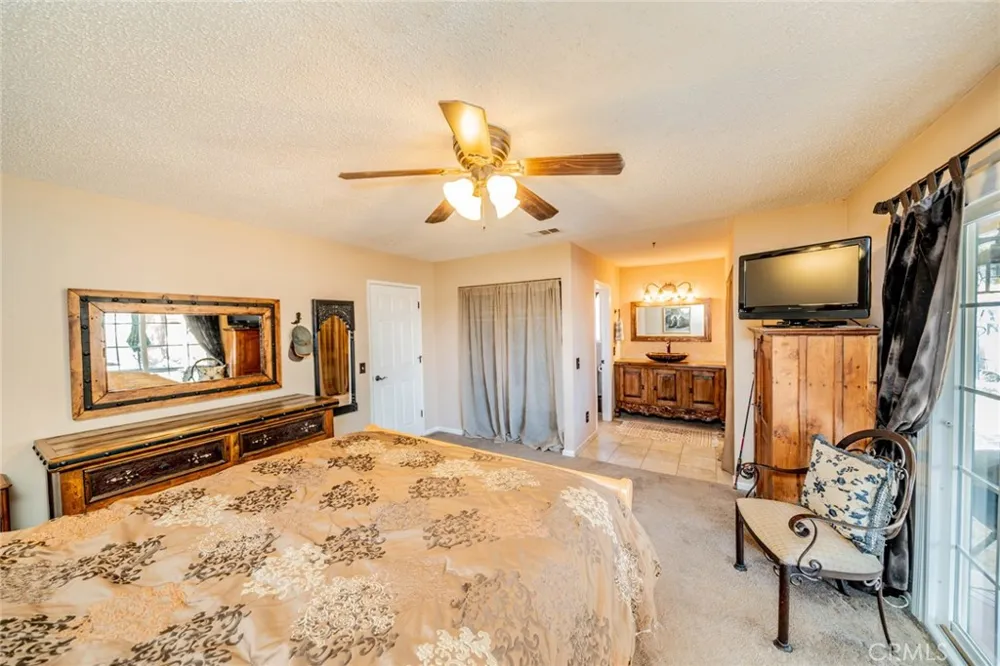 37365 96th E Littlerock, CA 93543