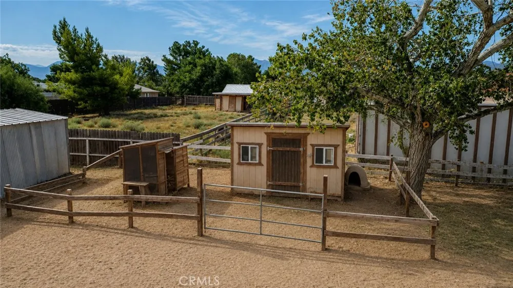 37365 96th E Littlerock, CA 93543