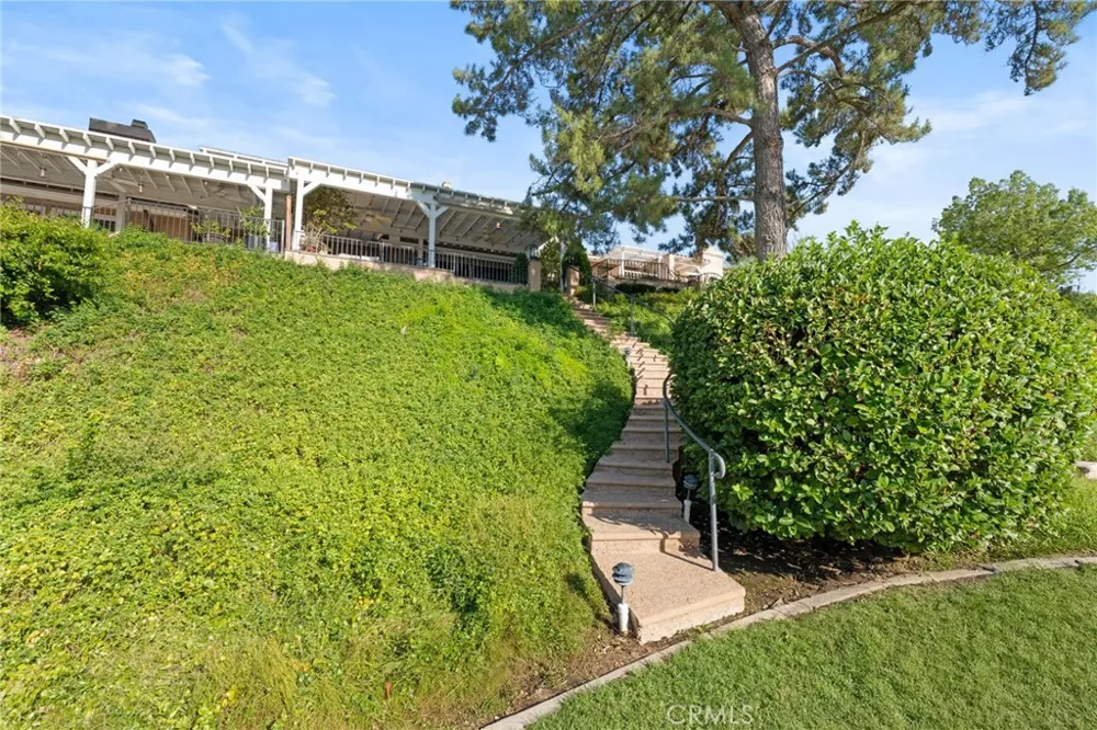 23034 Park Sorrento Calabasas, CA 91302