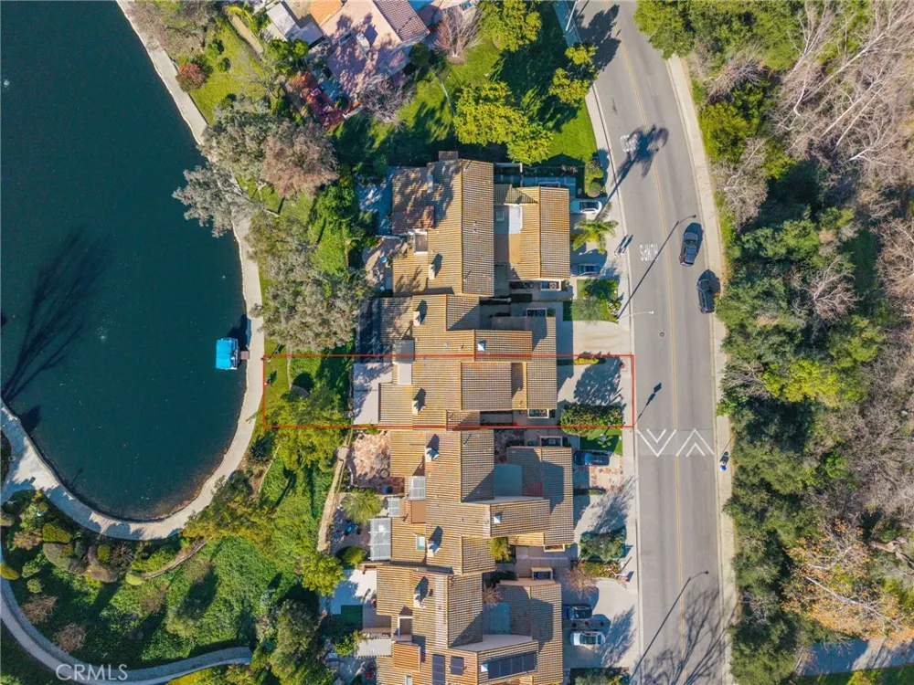 23034 Park Sorrento Calabasas, CA 91302