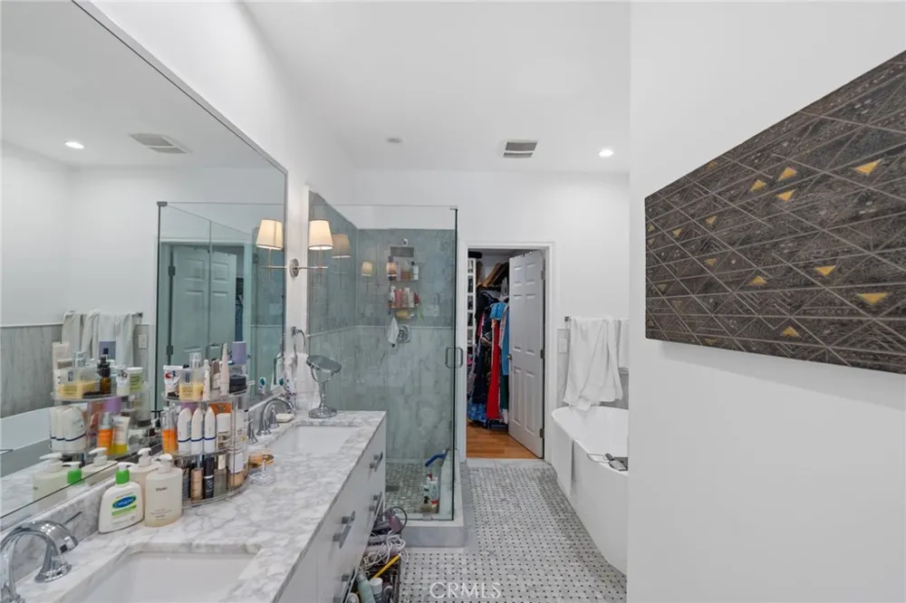 23034 Park Sorrento Calabasas, CA 91302