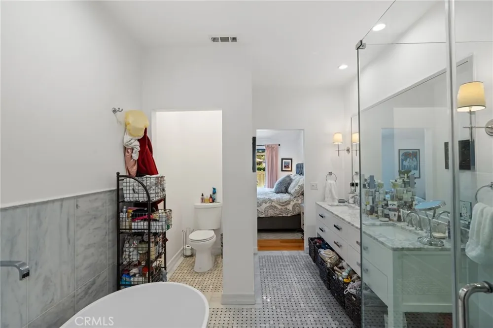 23034 Park Sorrento Calabasas, CA 91302