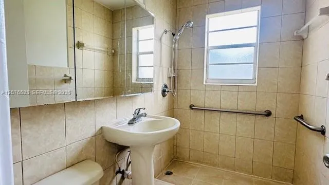 6371 SW 39th St Miami, FL 33155