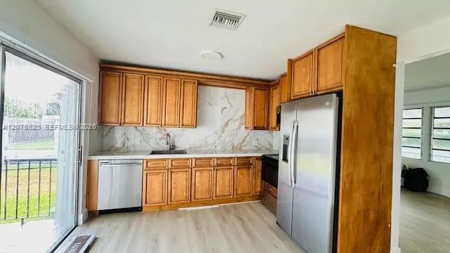 6371 SW 39th St Miami, FL 33155