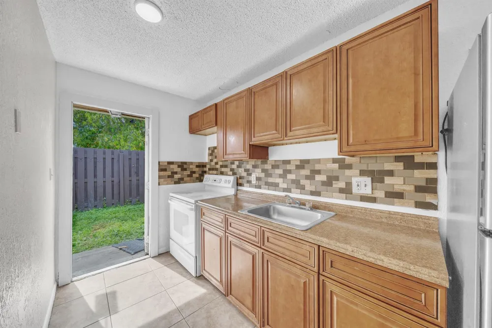 237 SW 5th Street #4D Deerfield Beach, FL 33441