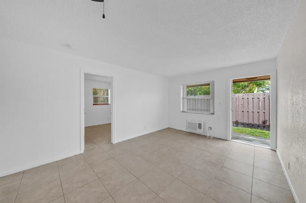 237 SW 5th Street #4D Deerfield Beach, FL 33441