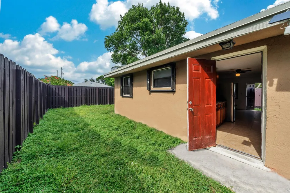 237 SW 5th Street #4D Deerfield Beach, FL 33441