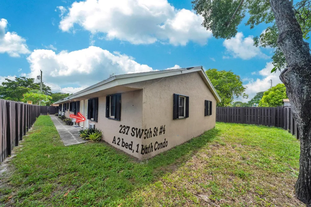 237 SW 5th Street #4D Deerfield Beach, FL 33441