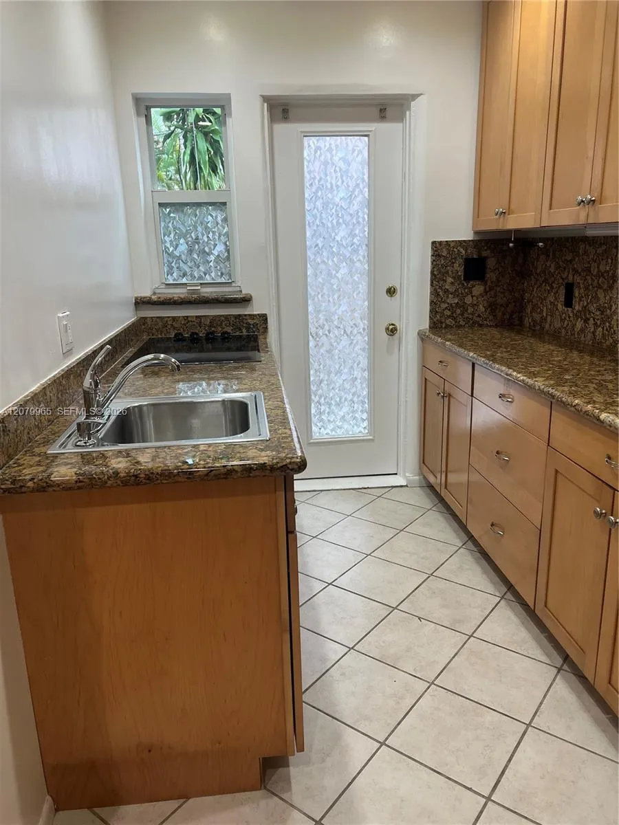 225 SE 16th Ave #5 Fort Lauderdale, FL 33301