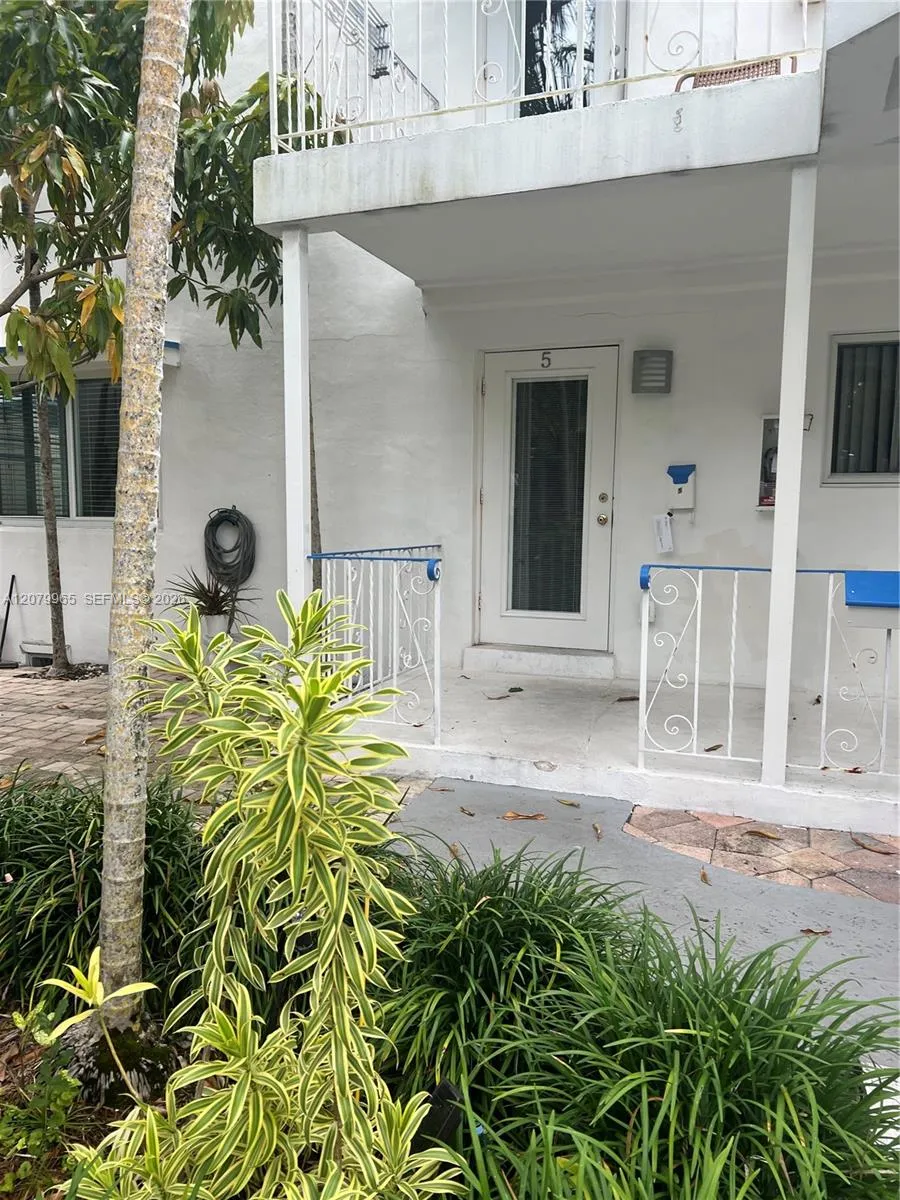 225 SE 16th Ave #5 Fort Lauderdale, FL 33301