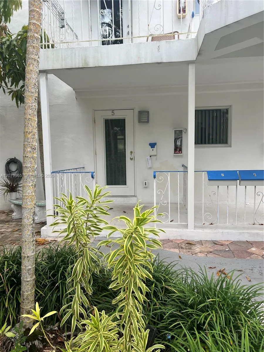 225 SE 16th Ave #5 Fort Lauderdale, FL 33301