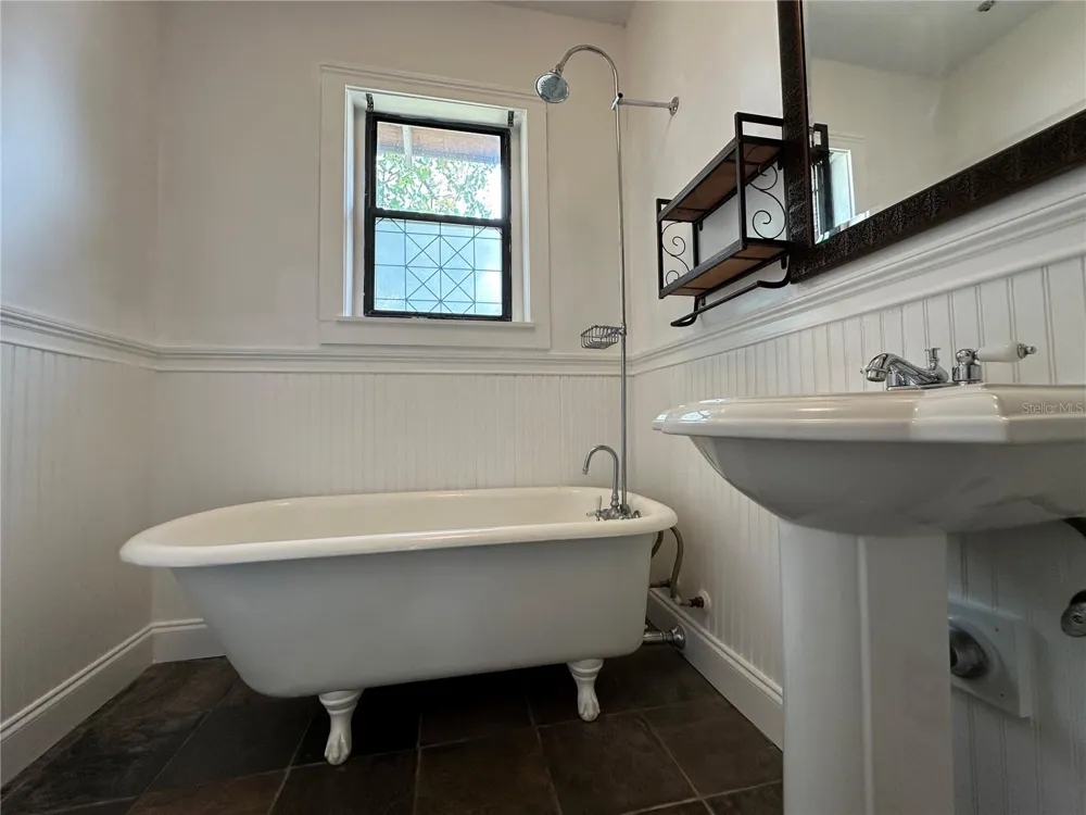 1308 E FRIERSON AVENUE Tampa, FL 33603