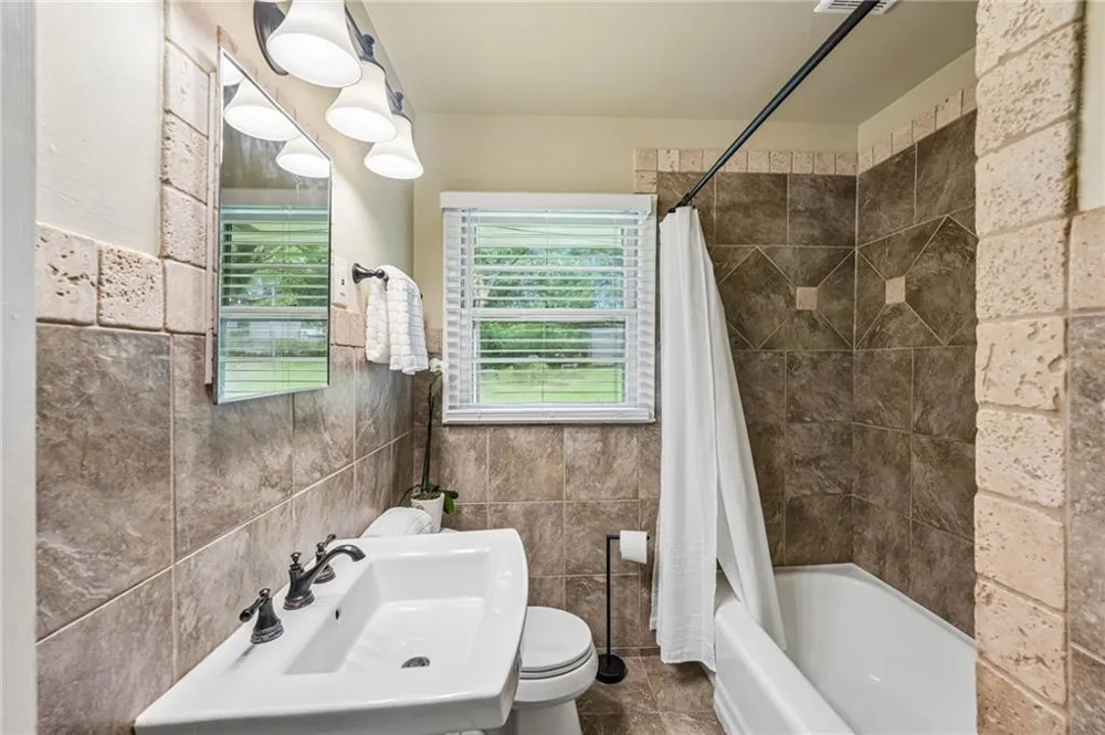 2120 Meadowbrook Lane SE Marietta, GA 30067