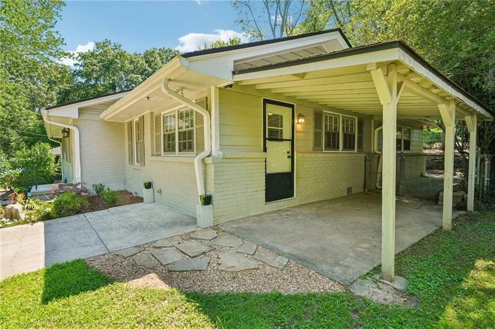 2120 Meadowbrook Lane SE Marietta, GA 30067
