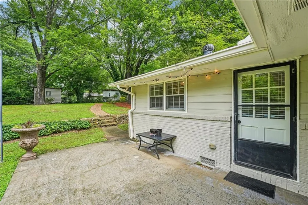 2120 Meadowbrook Lane SE Marietta, GA 30067