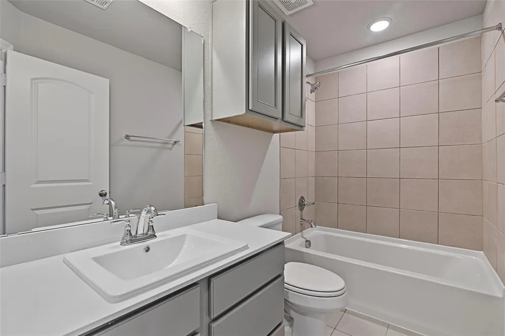 2331 Seven Oaks Boulevard #16 Tomball, TX 77375