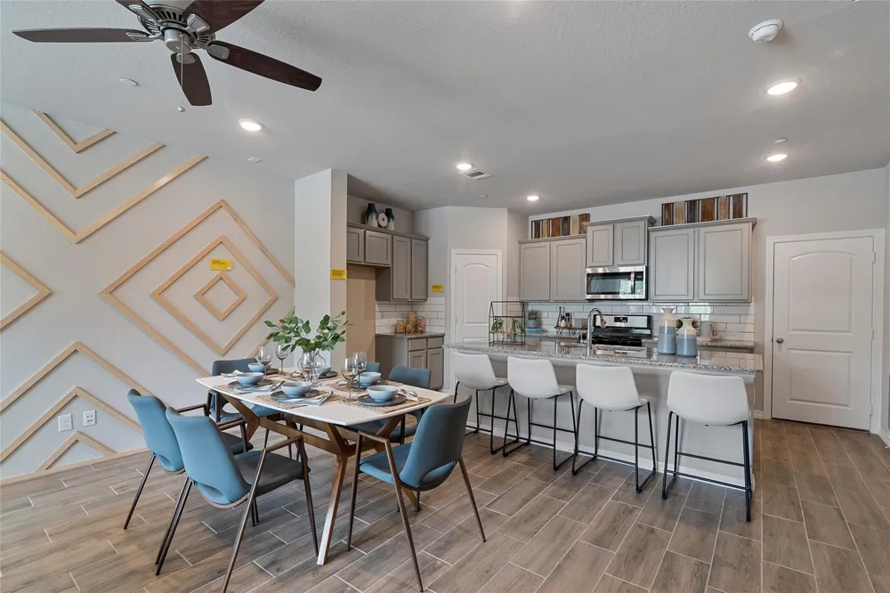 2331 Seven Oaks Boulevard #16 Tomball, TX 77375