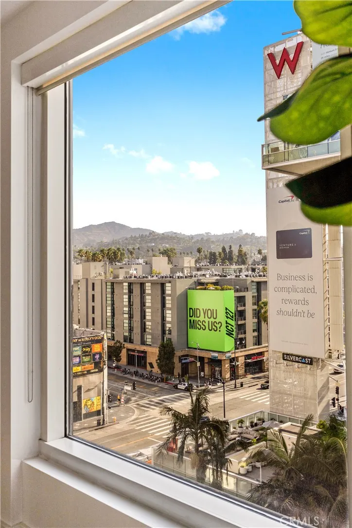 6250 Hollywood Blvd 8D Los Angeles, CA 90028